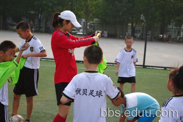 (全家抗战)通过体育锻炼给儿子治疗假性近视的