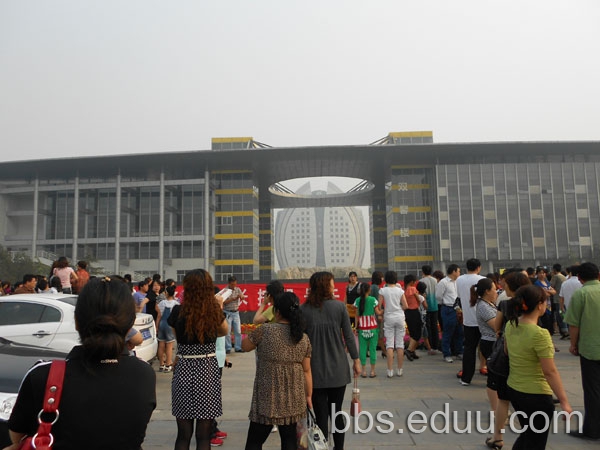 石家庄二中南校区5.19考试现场及二中小升初信