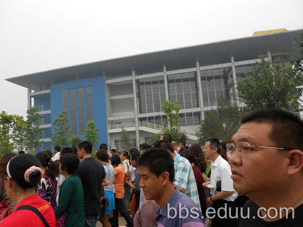 石家庄二中南校区5.19考试现场及二中小升初信