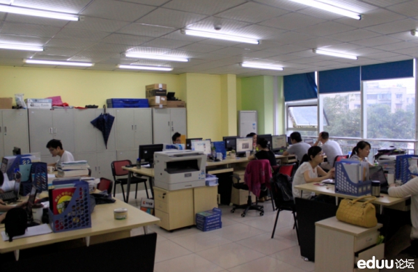 作者: wzhamy 时间: 2012-8-28 10:24 提示: 作者被禁止或删除 内容自动屏蔽 作者: 家有一儿小升初 时间: 2012-8-28 11:13 乔迁之喜 作者: mcmba 时间: 2012-8-28 14:41 签到!下午好!恭喜! 说明成都学而思在发展壮大! 作者: 期货 时间: 2012-8-29 14:43 好。向我靠拢:lol方便多了 作者: 小小0001 时间: 2012-8-29 15:02 :victory: 作者: 小漂123 时间: 2012-8-29 16:34