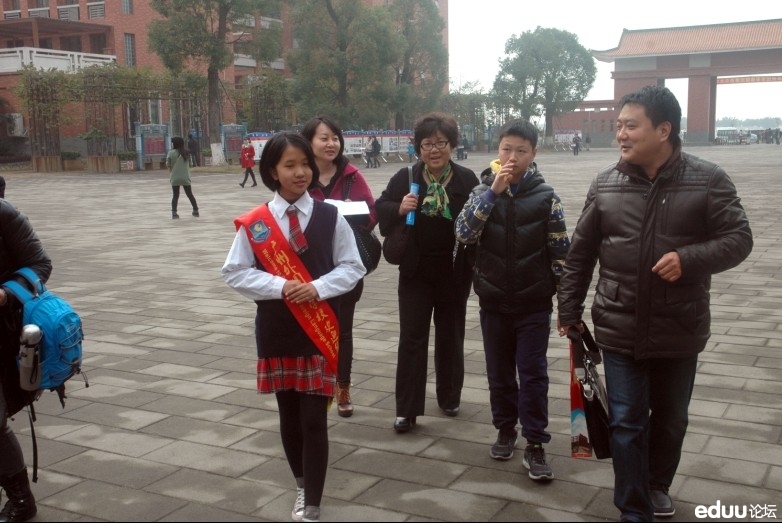 分享1.11号上午 E度论坛走进广州外国语学校、