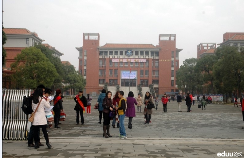 分享1.11号上午 E度论坛走进广州外国语学校、