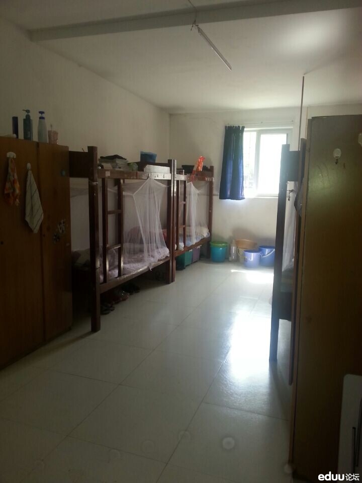 水果湖高中的风采(学校环境和宿舍环境)_2016