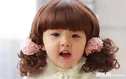 简单短发的女易学发型,a短发可爱,妈妈们的新年小女孩发型宝宝小卷图片