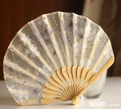 #我的蚕宝宝日记#分享养蚕日记,收获精美和风