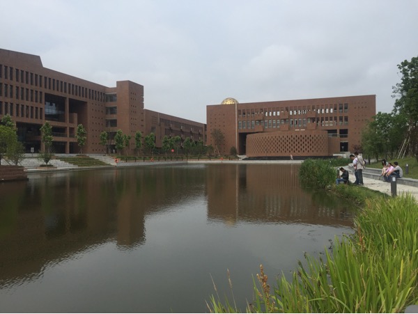 523蓝青学校跨区面谈播报,人山人海为一纸小升