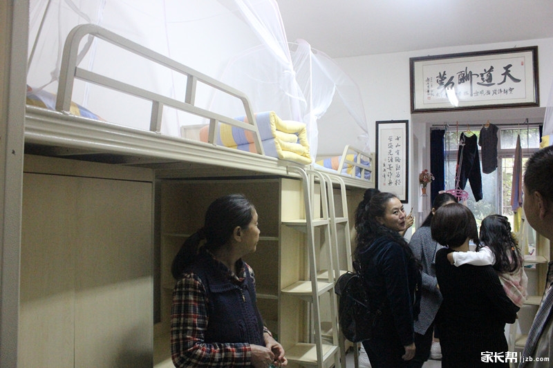 【活动报道】家长帮观校团走进成都实验外国语