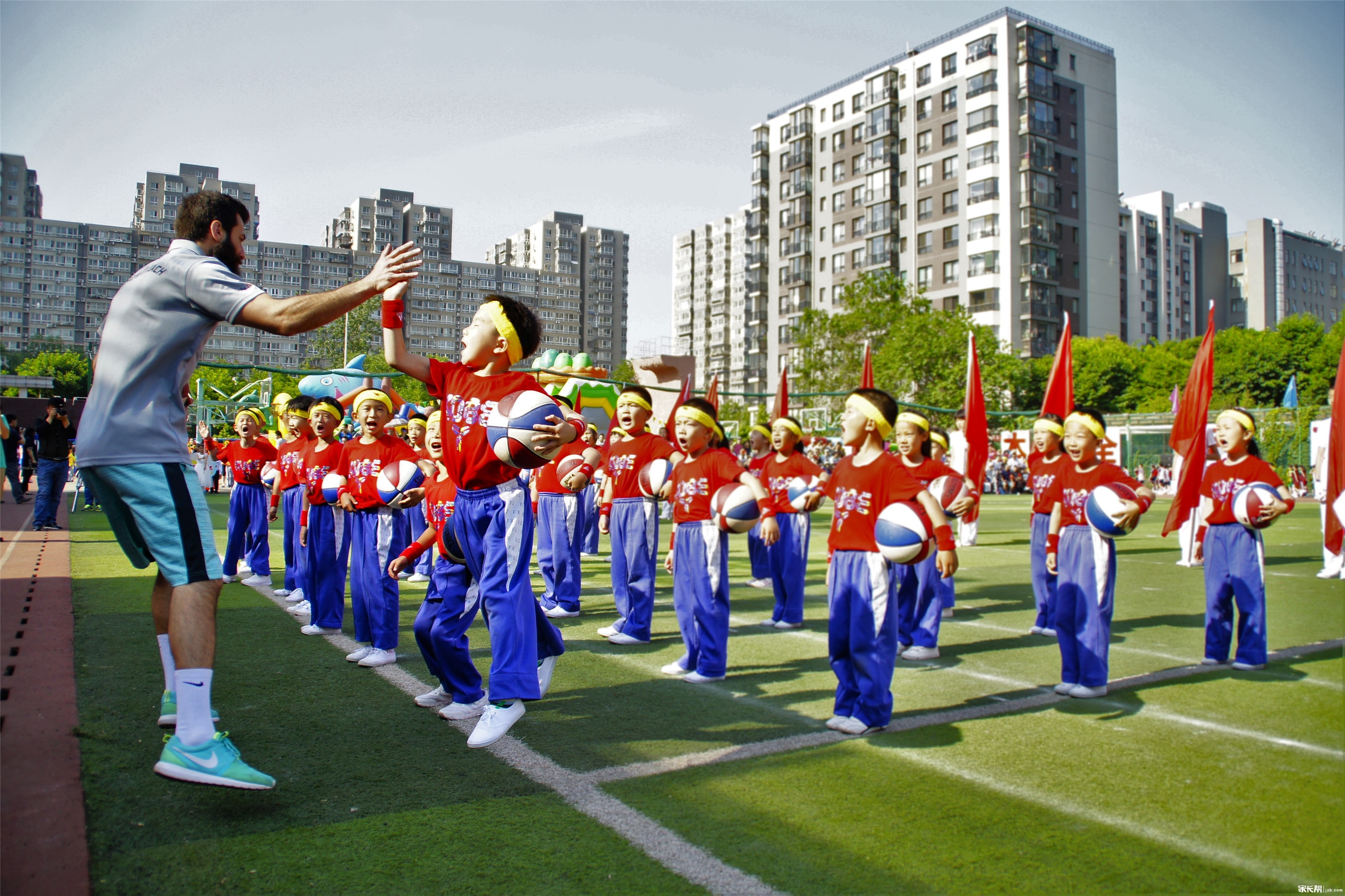 北京市广渠门中学v小学花市小学庆六一亲子运拍秒小学生的图片