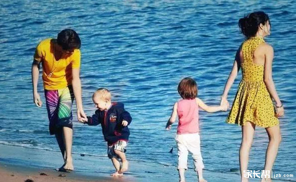 中国式家庭=缺失的父亲 焦虑的母亲 缺爱的孩