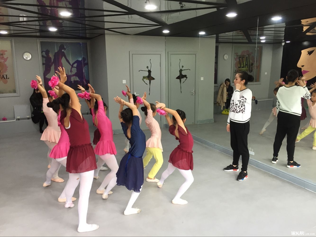 认真跳舞的女儿_家有特长生-全国家长帮社区