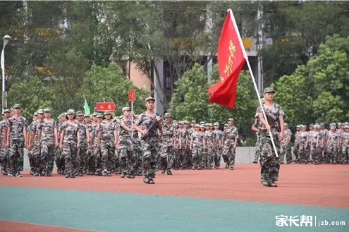 学生军训有何意义?郑州这个校长的演讲发人深