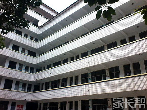 我眼中不一样的学校【宜城市城关中学】_校园风光(全国版)_家长帮